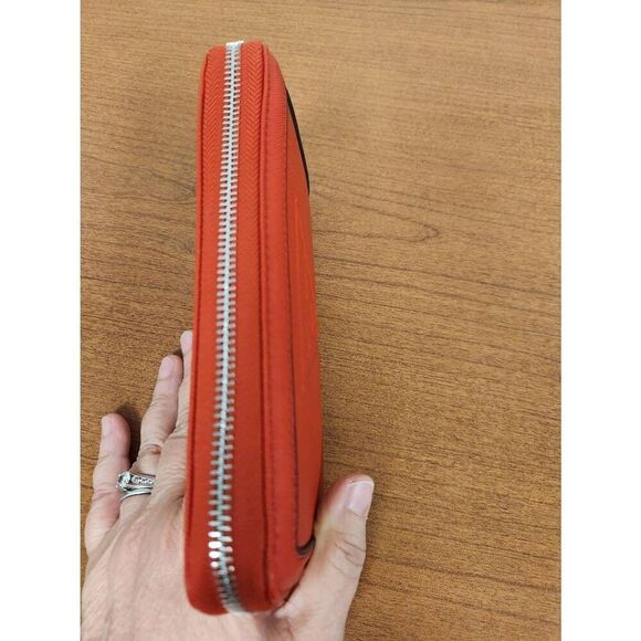 Guess Wallet Red Zip Around Baldwin Park EUC (R) - Picture 9 of 16